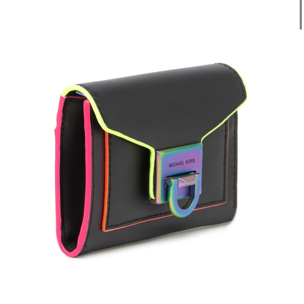 ISO Michael Kors Manhattan Contrast-Trim Wallet